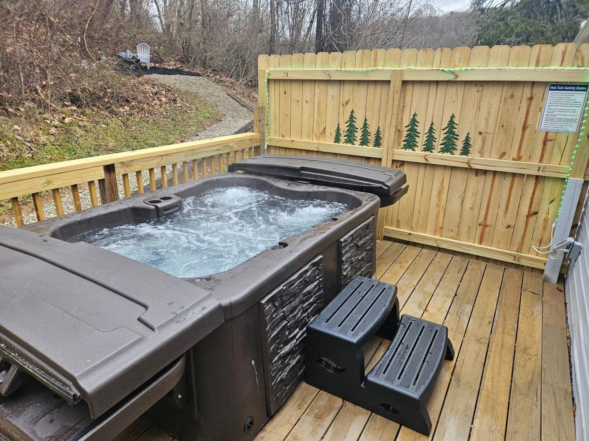 Grey Pines At Hocking Vacations Villa Logan Ngoại thất bức ảnh